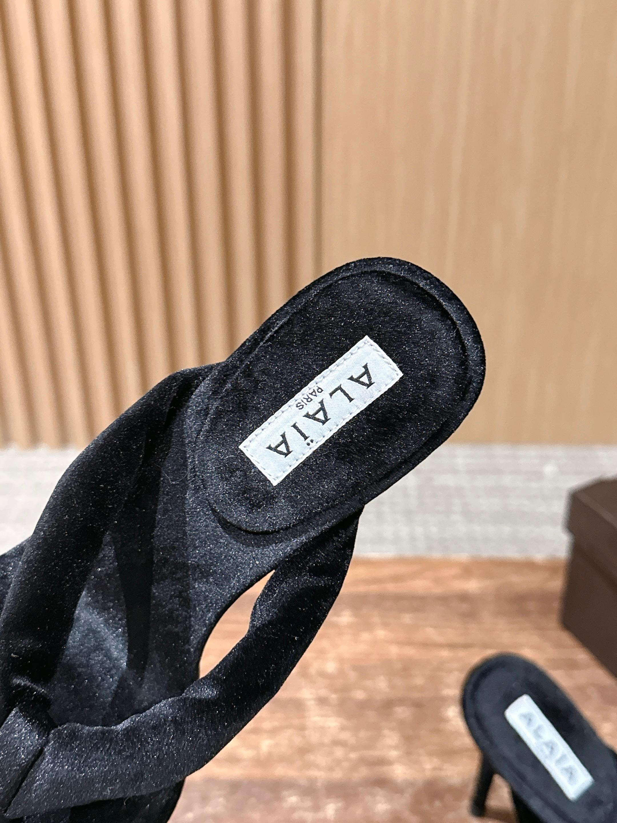 ua A1a1a heel thong mules in velvet 10cm