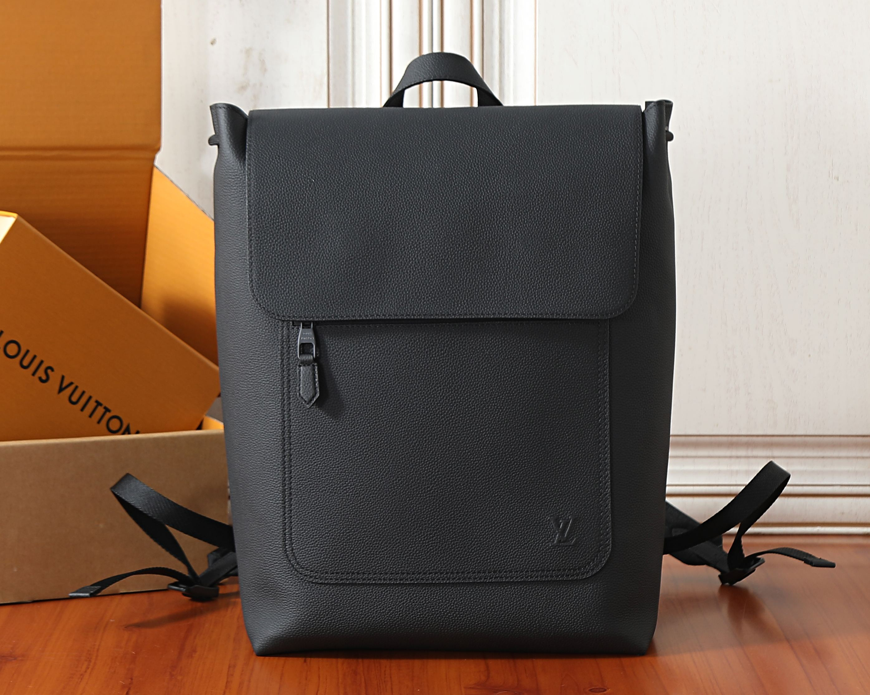 LV Fastline Backpack M15262 38x43x15cm