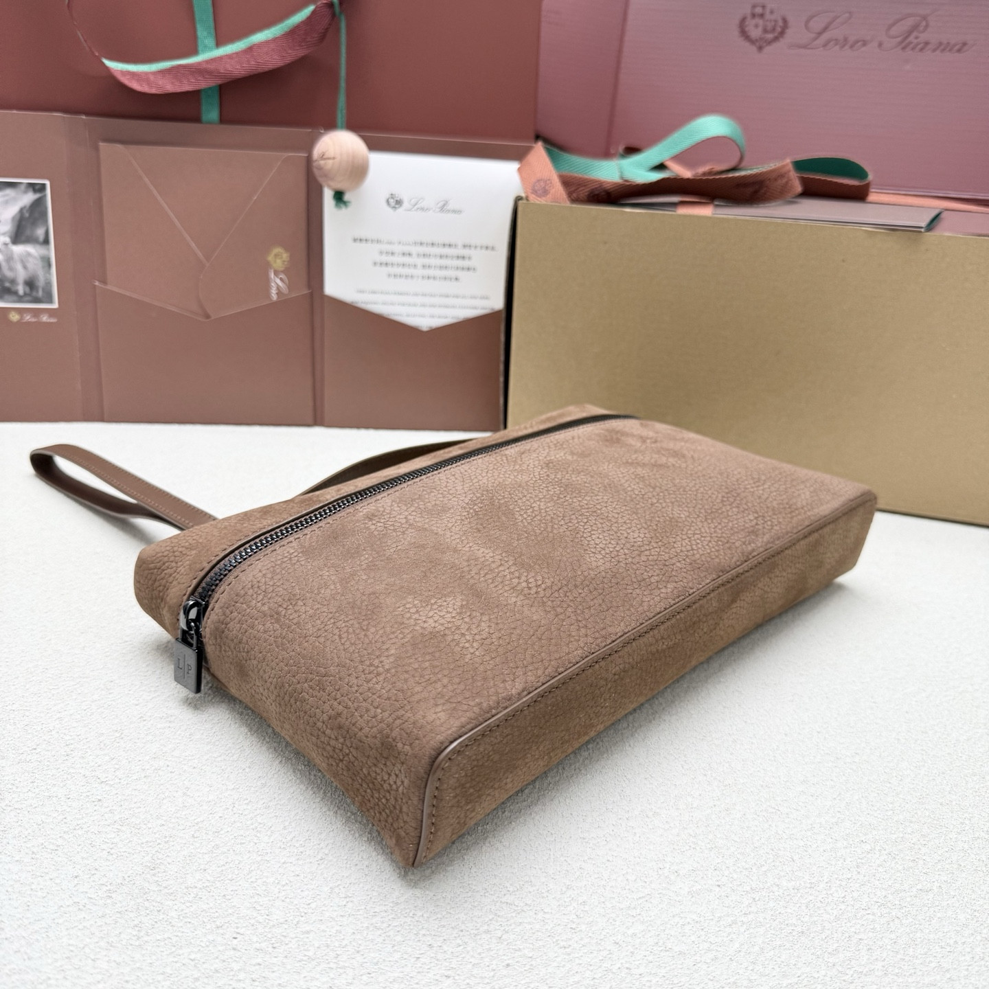L**o p*ana extra pouch l29 29x18x5cm