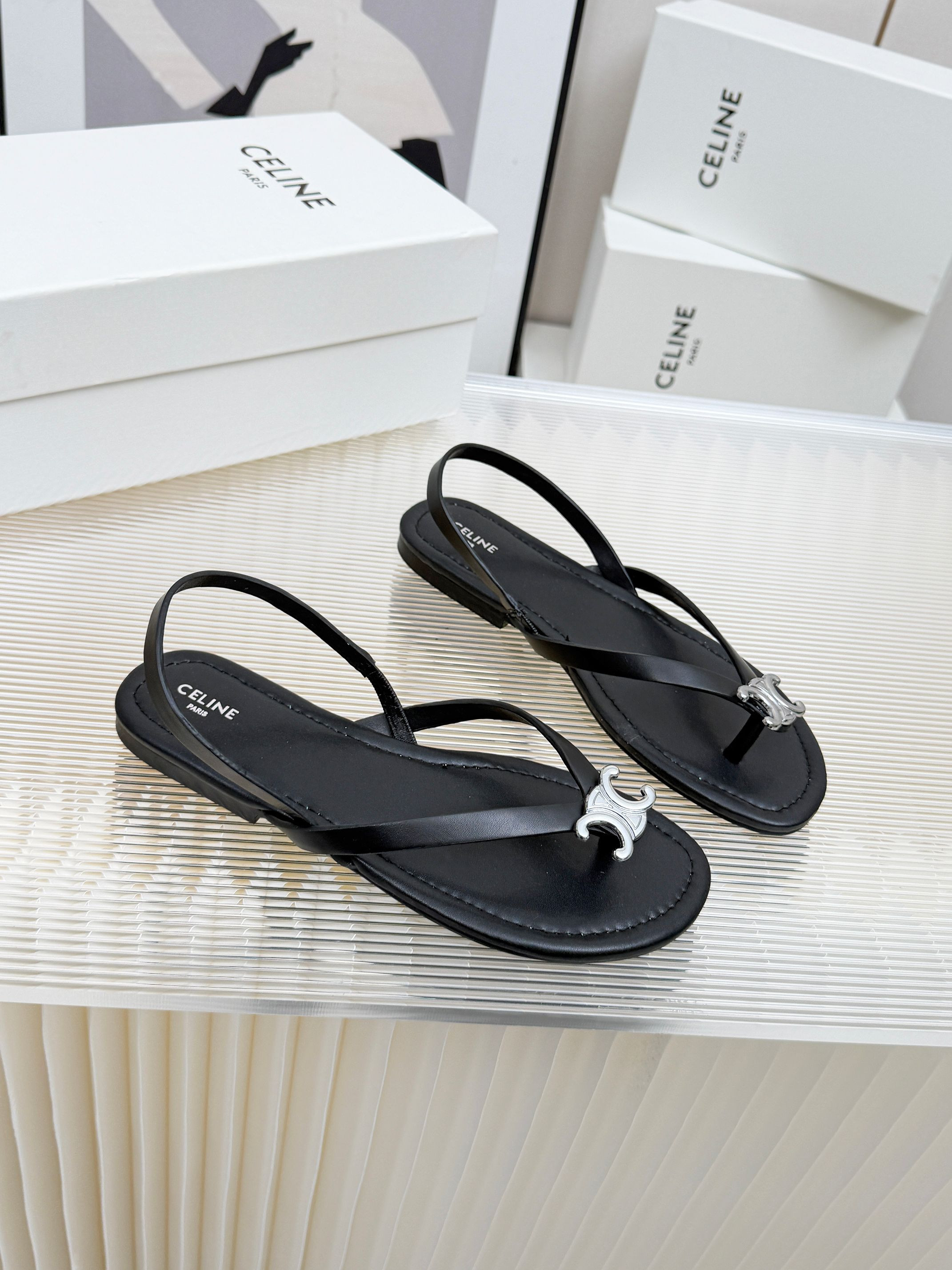 ua Ce**e biki sandal