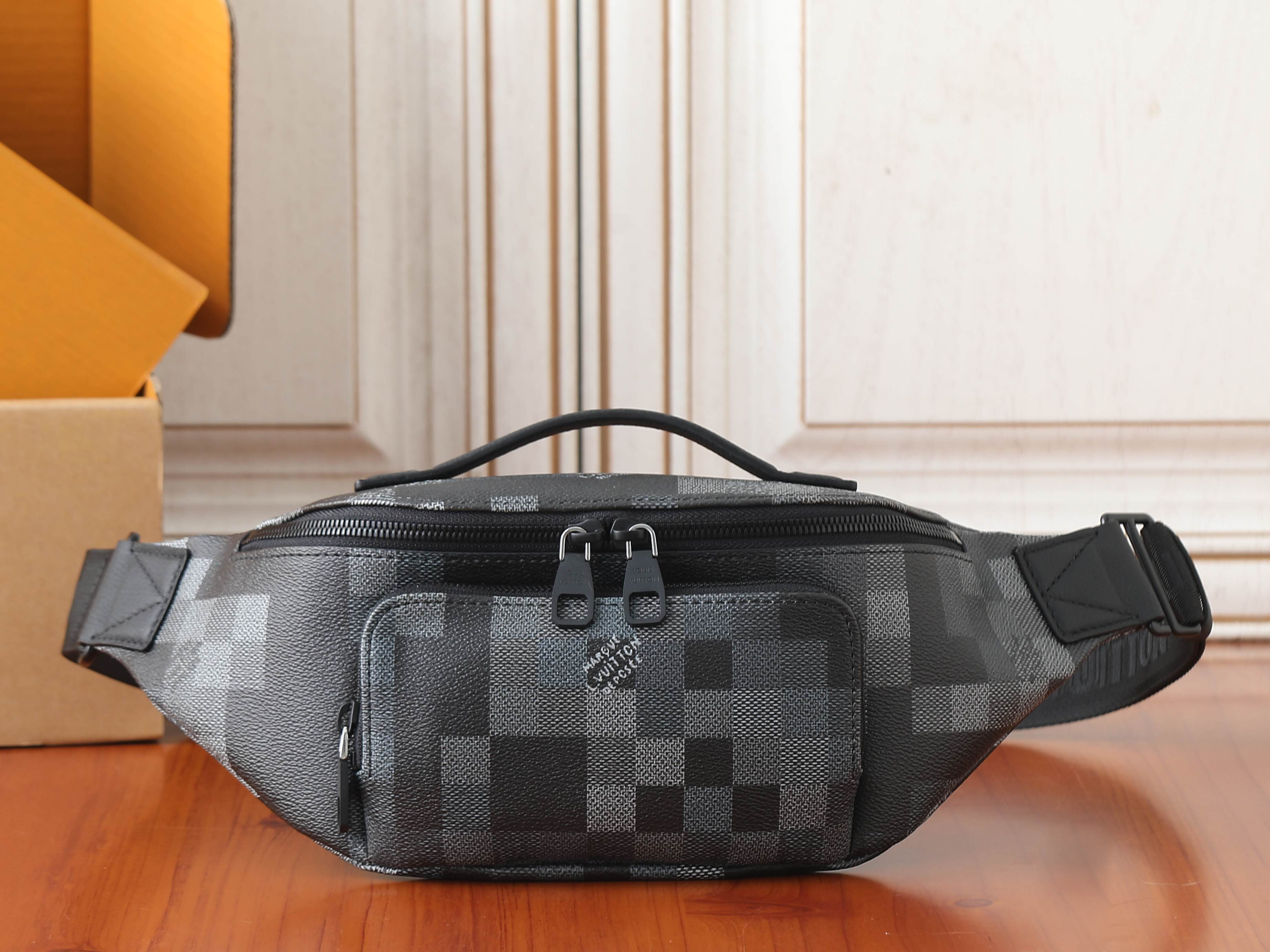 LV Rush Bumbag M14920 30x15x8cm