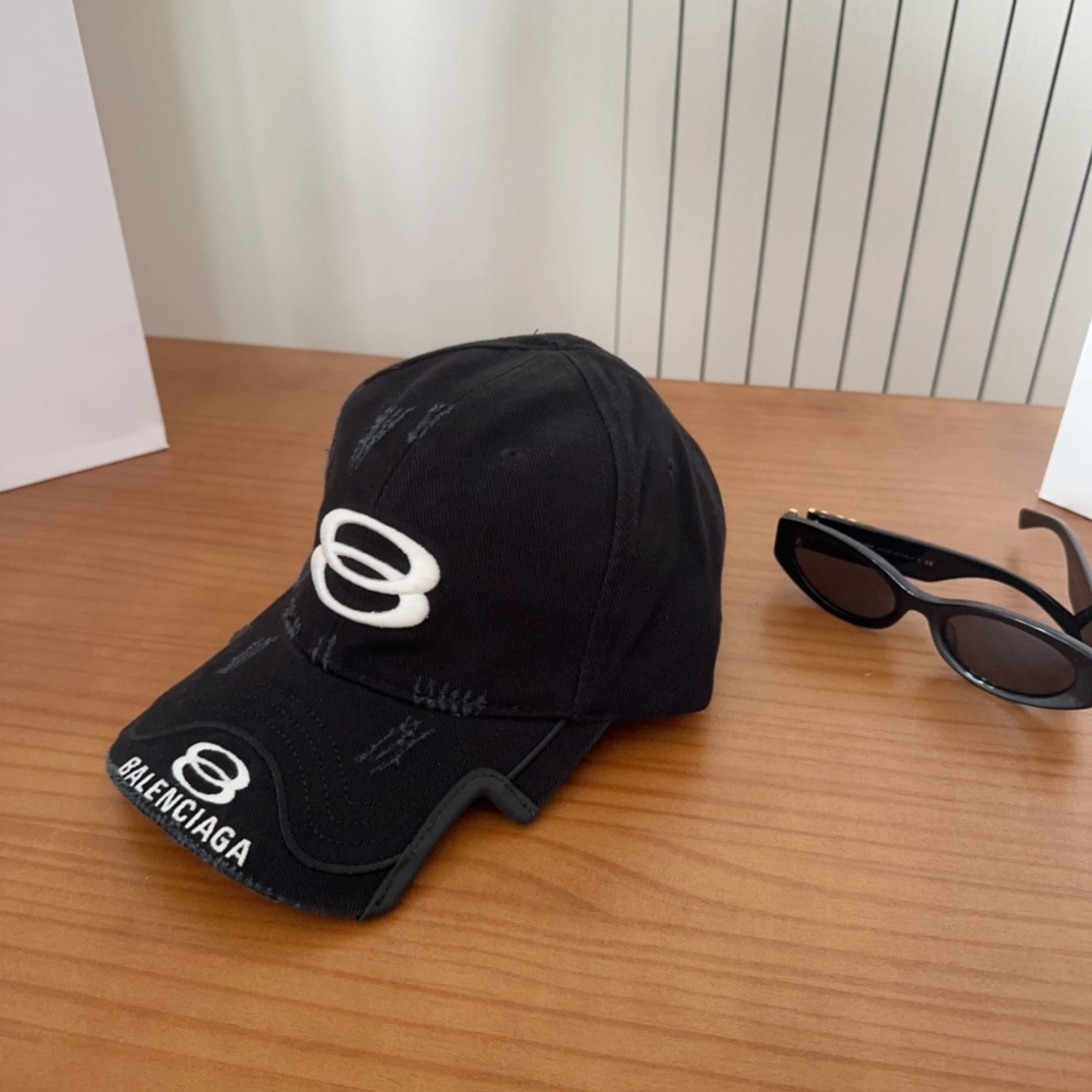 Ba*len*cia*ga baseball cap