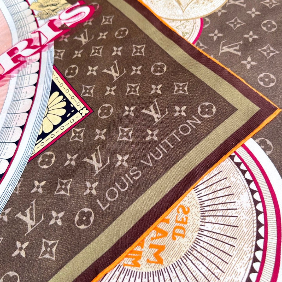 LV silk scarf 90x90cm
