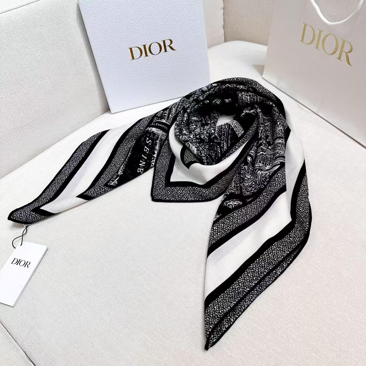 D*or silk scarf 110x110cm