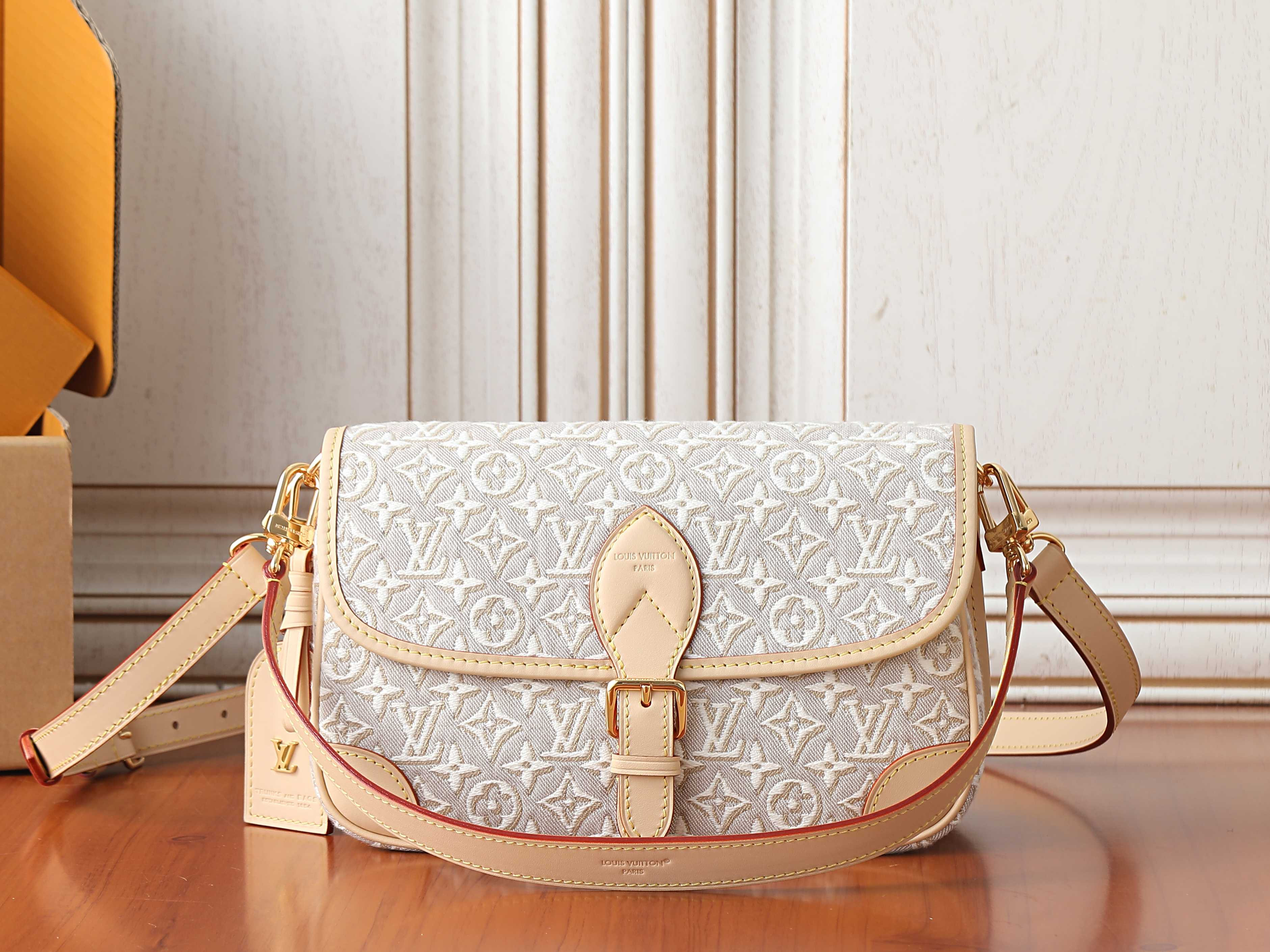 LV Diane PM M29795 24x15x9cm