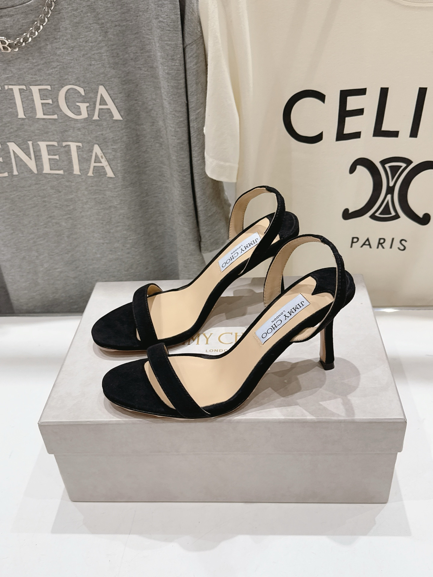 ua Ji*y Ch* jenn sandals