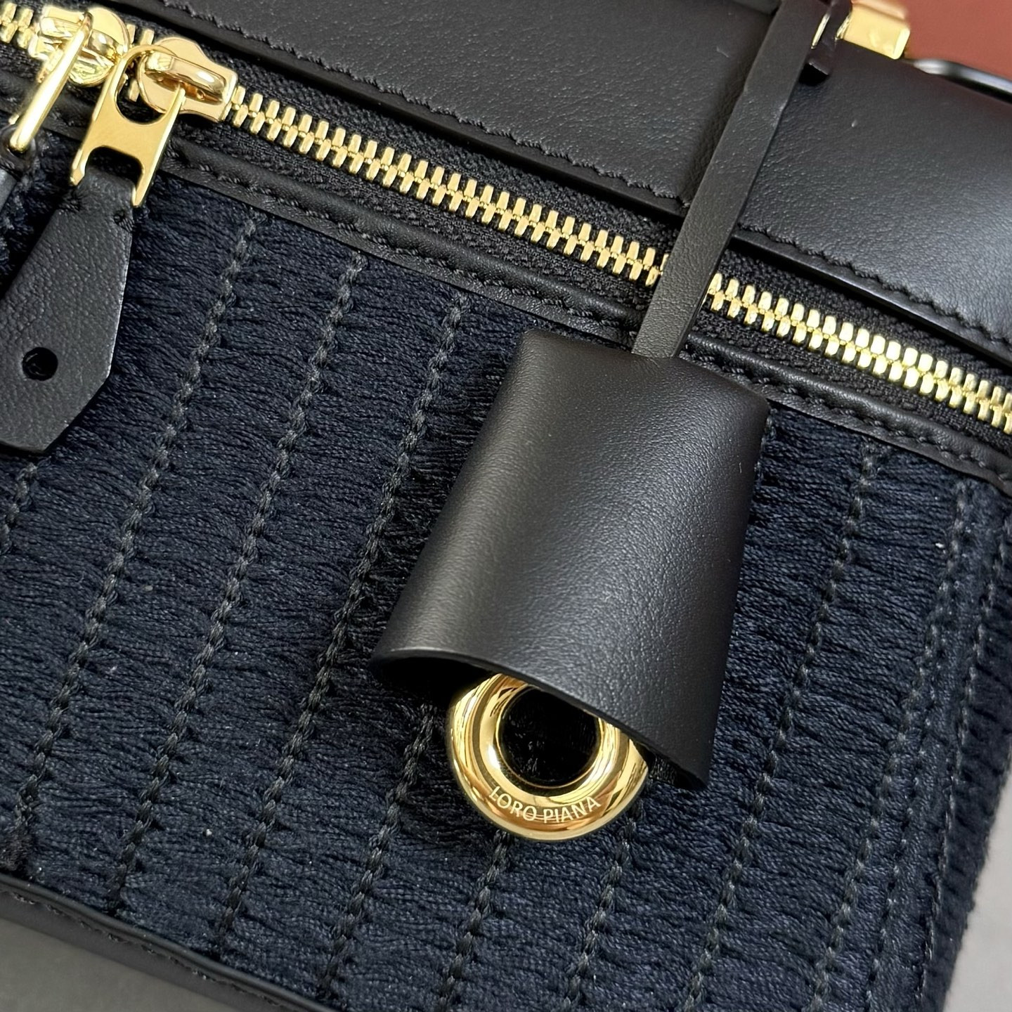 L**o p*ana extra bag l23 deep blue 23x12x7cm