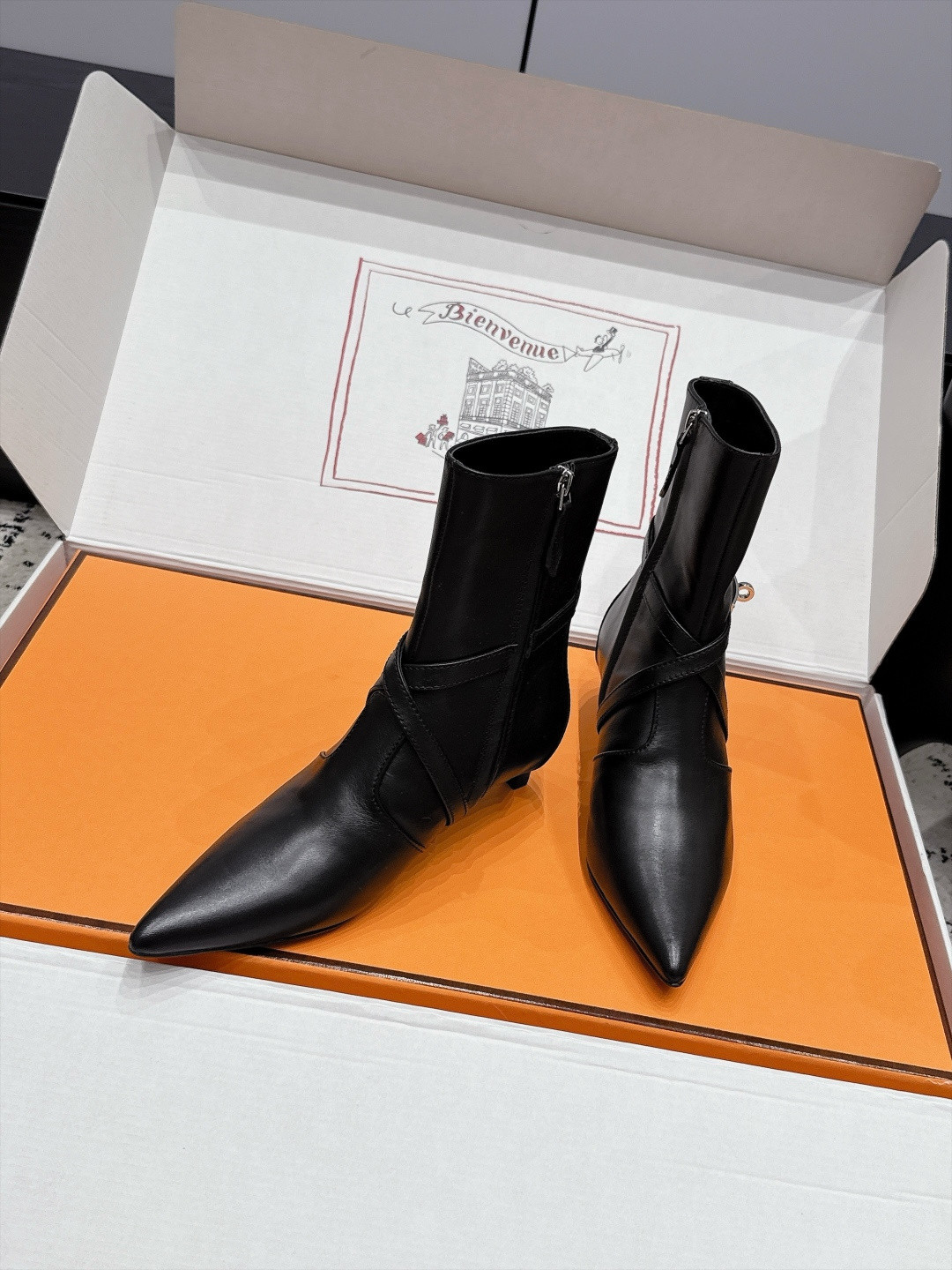 ua H**mes nice 40 ankle boot