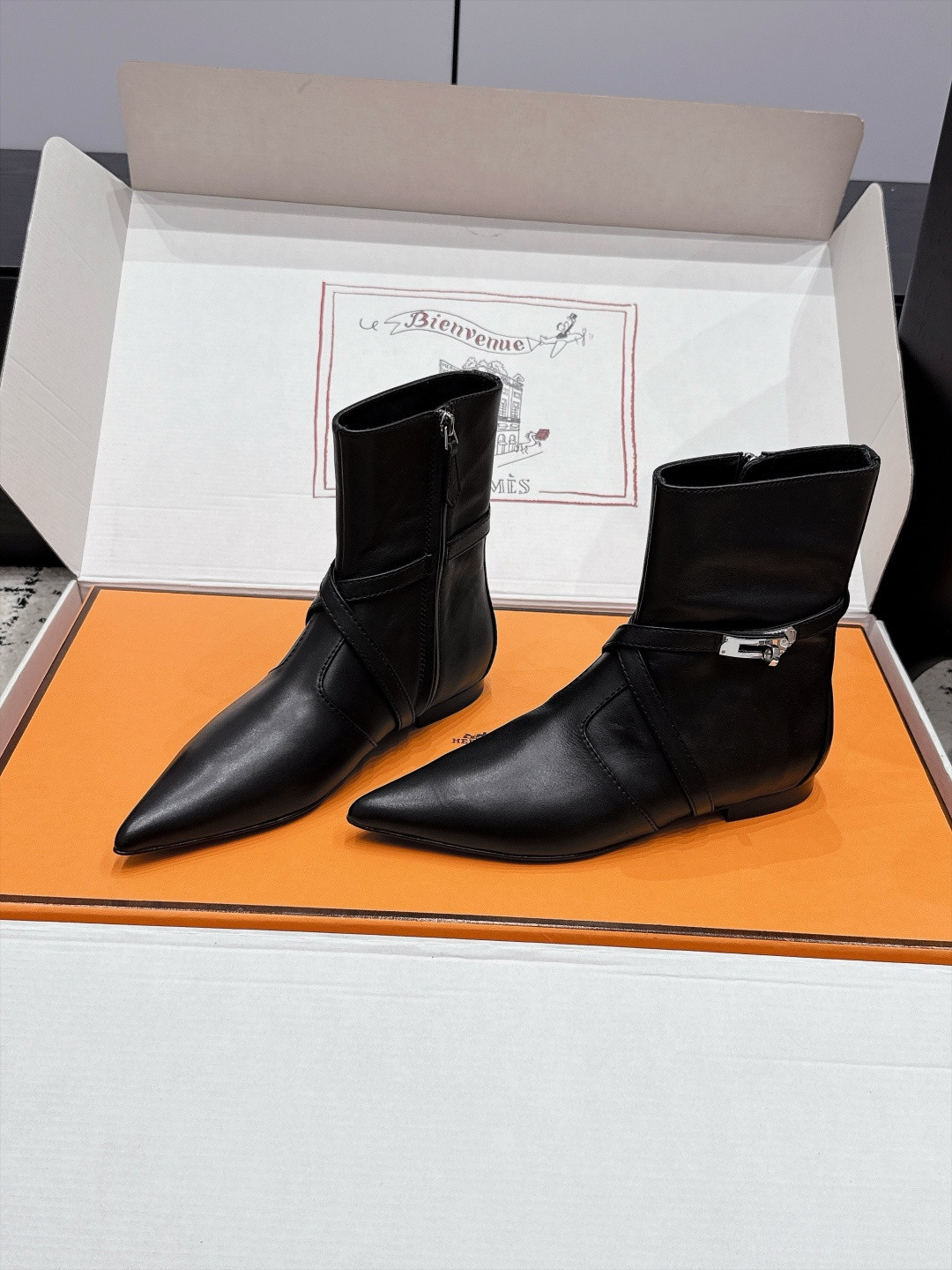 ua H**mes nice ankle boot