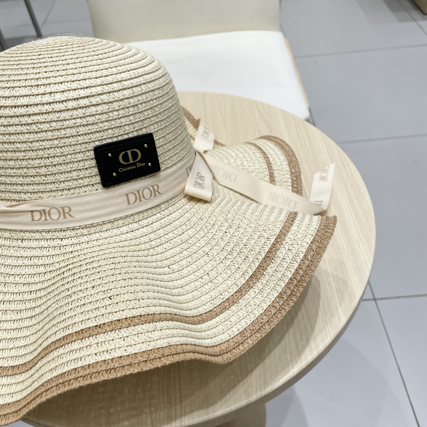 D*or straw hat 57cm head circumference