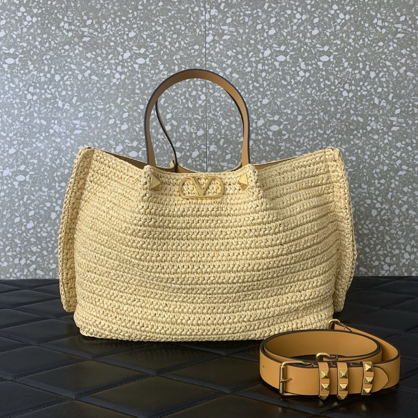 Va1e*ntin0 garavani medium raffia shopping bag 35x25x17cm