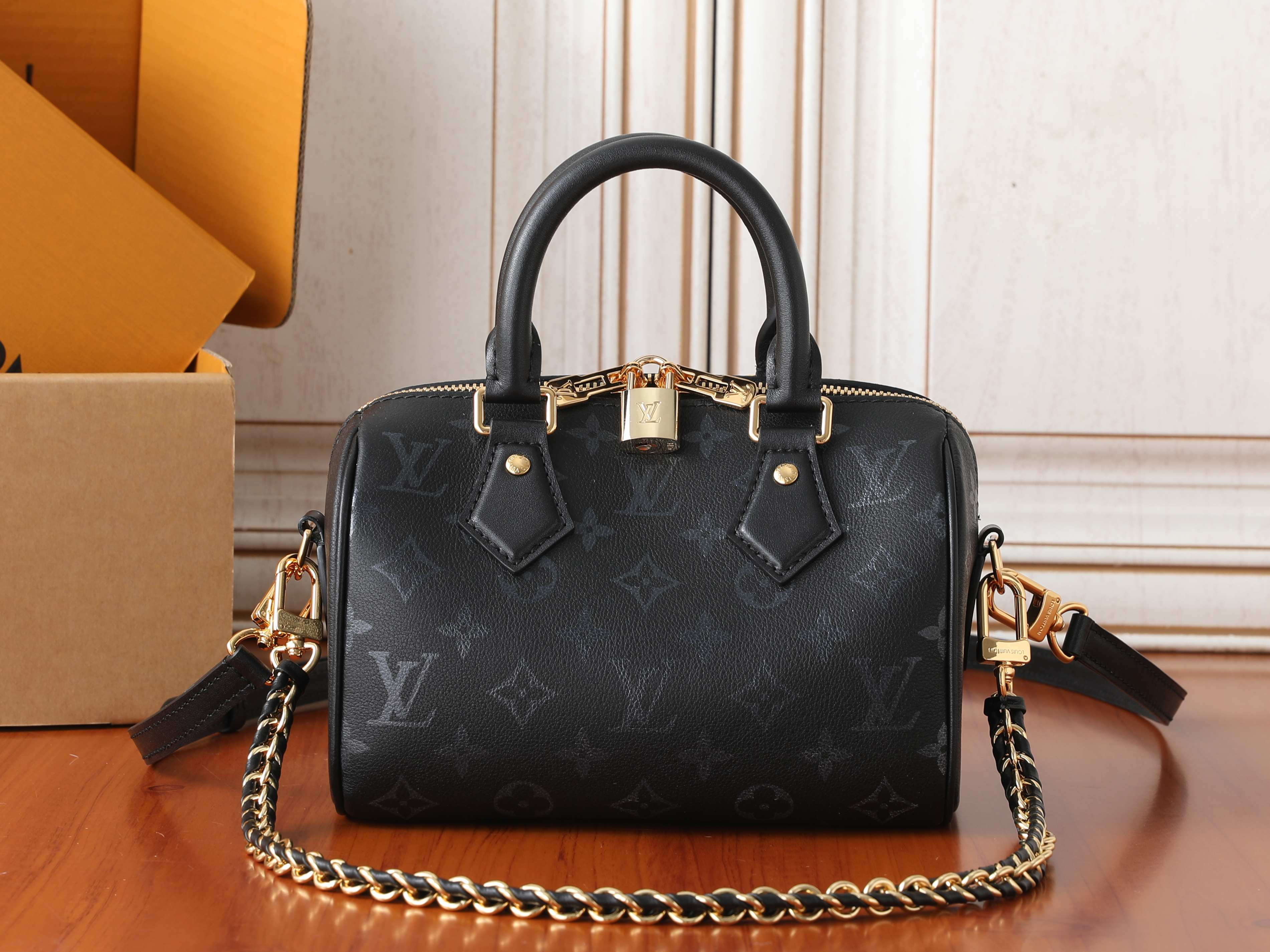 LV Speedy Bandoulière 20 M3A079 20.5x13.5x12cm