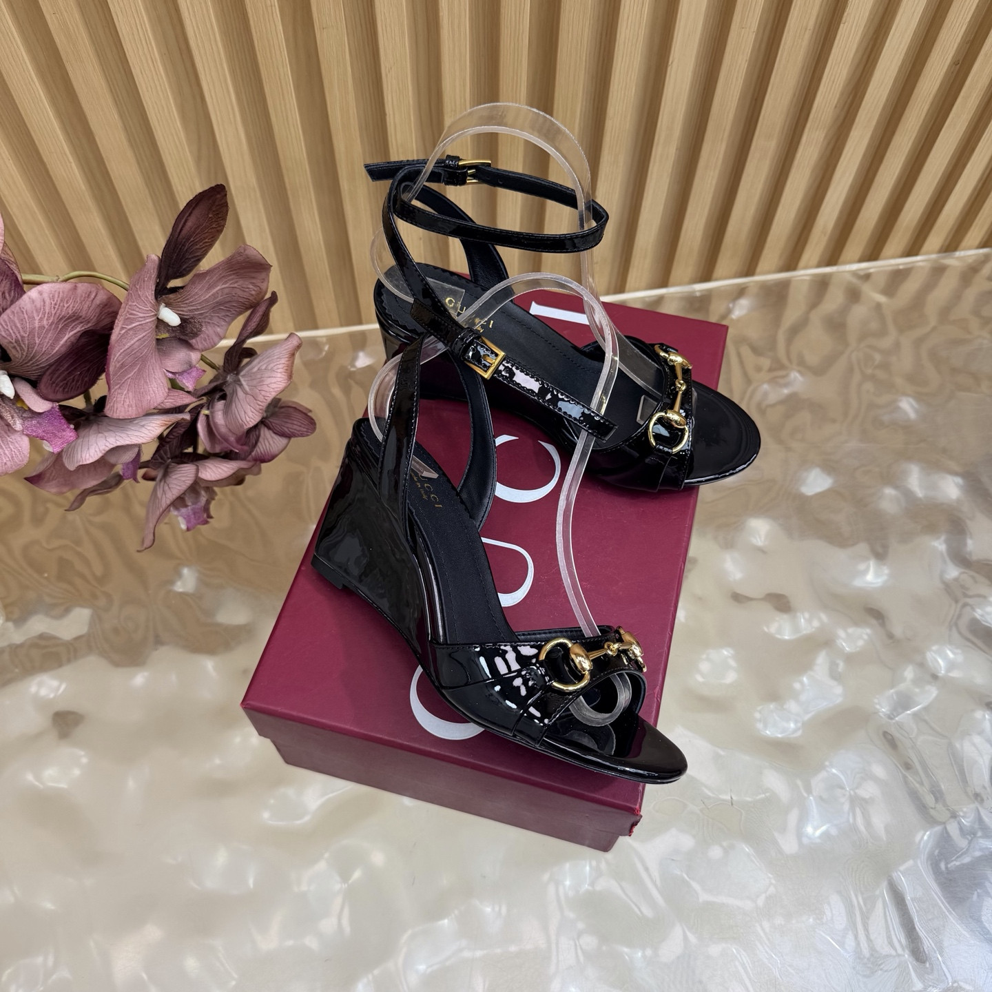 ua G*u*i donna wedge sandal 8cm heel