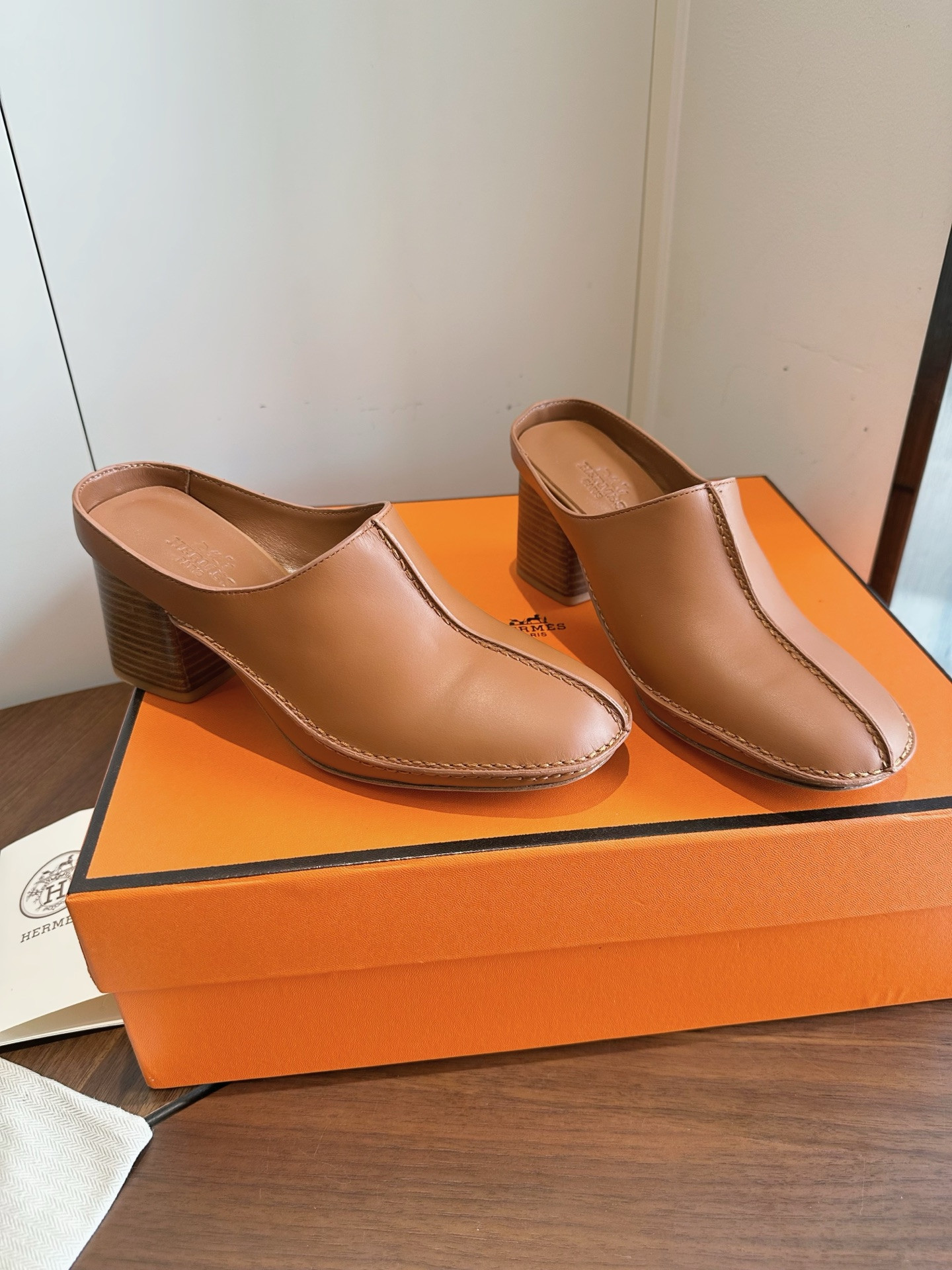 ua H**mes mystery mule