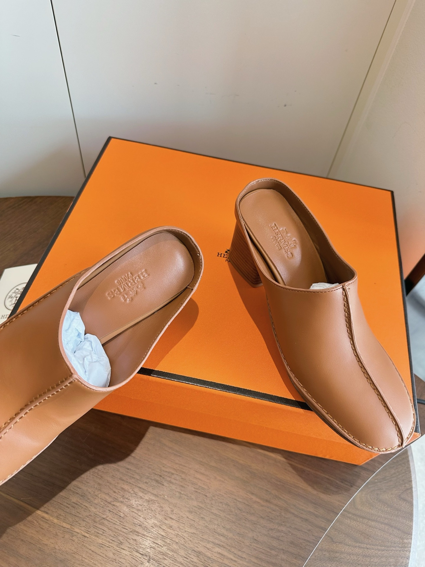 ua H**mes mystery mule