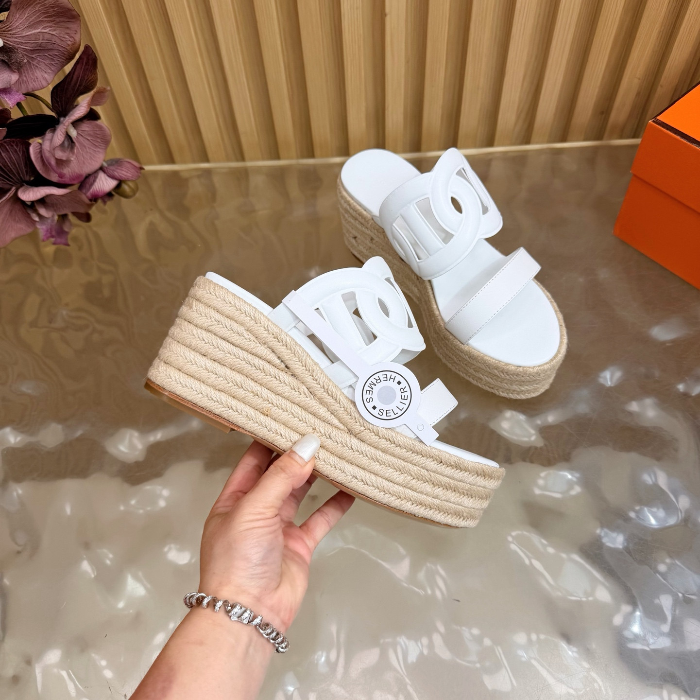 ua H**mes ithea espadrille