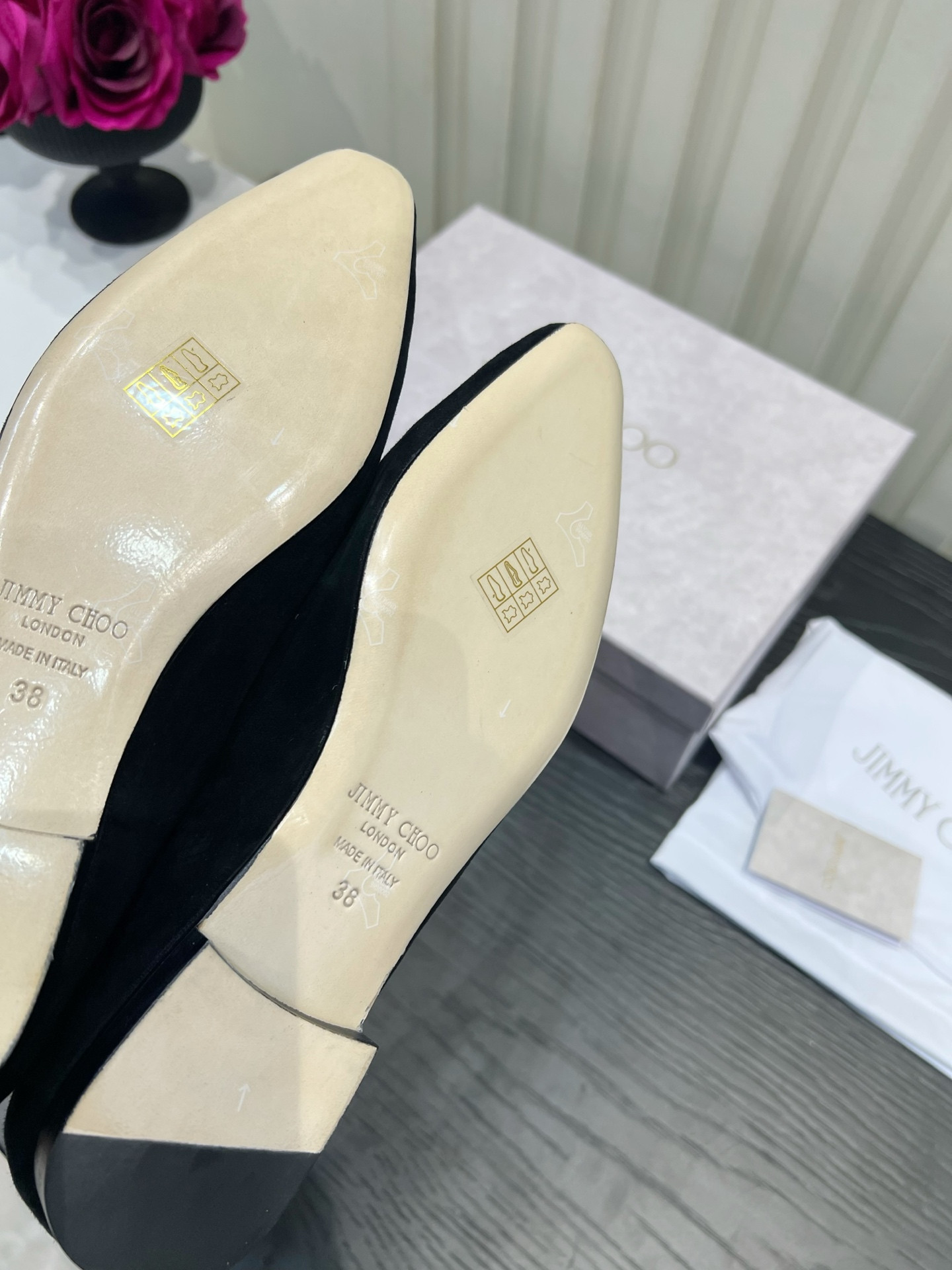 ua Ji*y Ch* margot flat